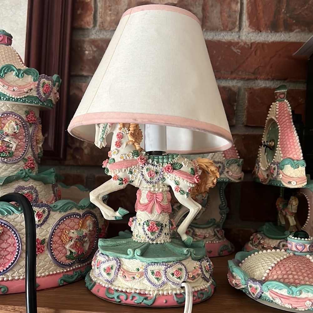 Rare Vintage 1978 Victorian Carousel Horse Collection 4- piece Matching Set